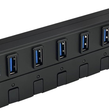 Adesso 7-Port USB 3.0 Hub with Individual Power Switch & Power Adapter