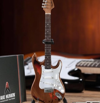 Axe Heaven Fender Stratocaster Mini Guitar Replica Collectible FS-010